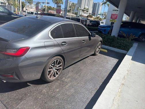2019 BMW 330 i xDrive