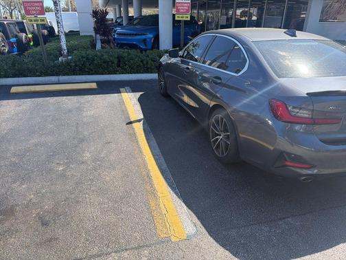 2019 BMW 330 i xDrive