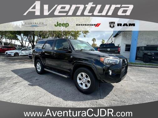 Midnight Black Metallic 2019 Toyota 4Runner SR5