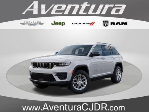 Bright White Clearcoat 2026 Jeep Grand Cherokee Laredo X