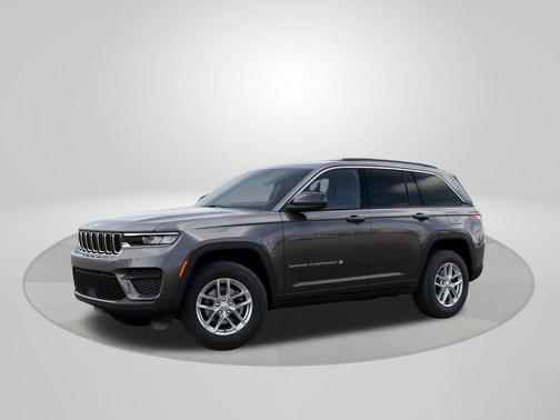 Metallic 2026 Jeep Grand Cherokee Laredo X