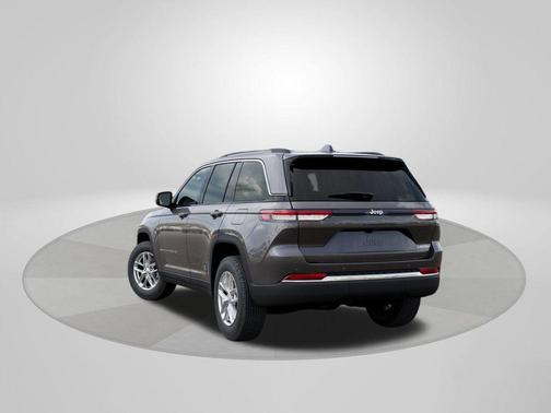 Metallic 2026 Jeep Grand Cherokee Laredo X
