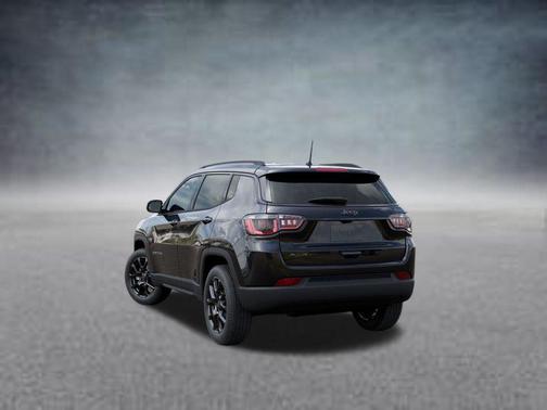 Diamond Black 2026 Jeep Compass Latitude