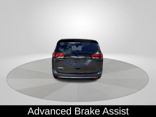Granite Crystal Clearcoat Metallic 2020 Chrysler Pacifica Touring