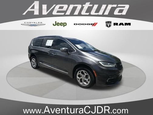 Granite Crystal Clearcoat Metallic 2021 Chrysler Pacifica Limited