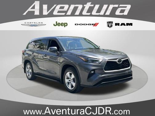 2022 Toyota Highlander LE