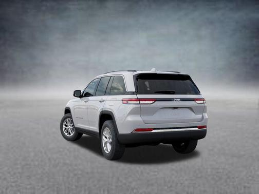 Bright White Clearcoat 2026 Jeep Grand Cherokee Laredo X