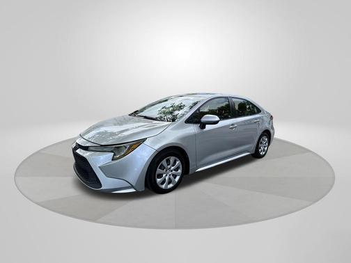 Classic Silver Metallic 2022 Toyota Corolla LE