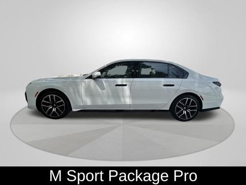 Alpine White 2025 BMW 740 i xDrive
