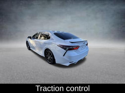 Ice 2024 Toyota Camry SE