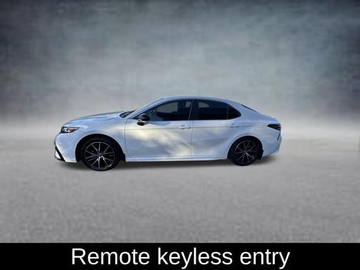 Ice 2024 Toyota Camry SE