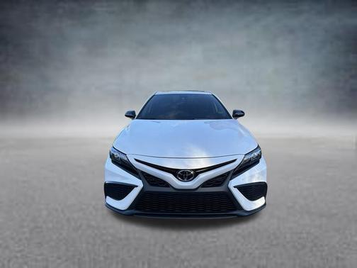 Ice 2024 Toyota Camry SE