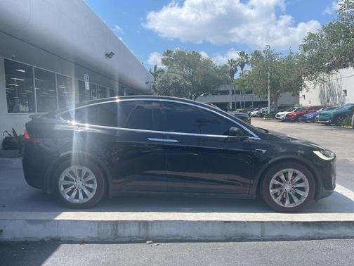 2018 Tesla Model X 75D