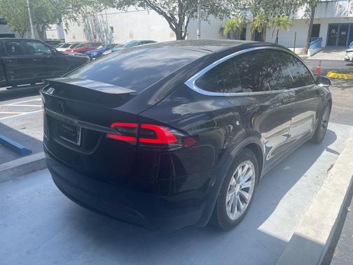2018 Tesla Model X 75D