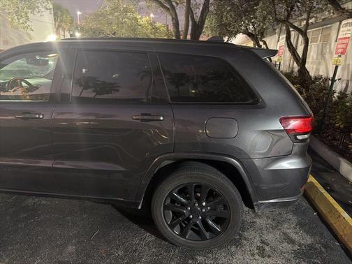 2017 Jeep Grand Cherokee Altitude