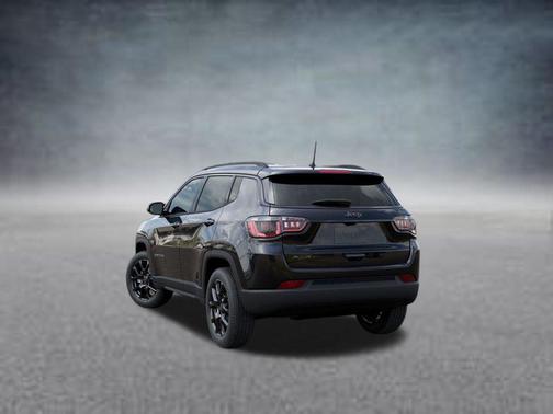 Diamond Black 2026 Jeep Compass Latitude
