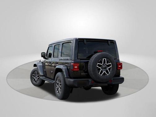 Black Clearcoat 2026 Jeep Wrangler Sahara