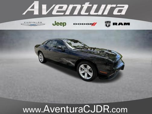 Pitch Black Clearcoat 2023 Dodge Challenger SXT