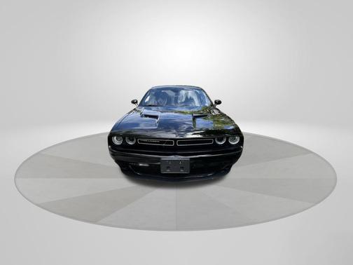 Pitch Black Clearcoat 2023 Dodge Challenger SXT