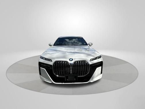 White Metallic 2025 BMW 740 i xDrive
