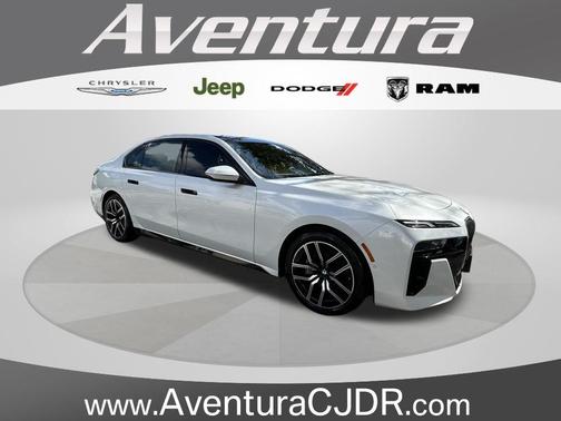 White Metallic 2025 BMW 740 i xDrive