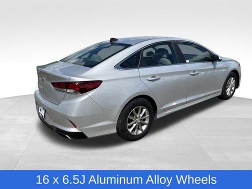 2018 Hyundai SONATA SE