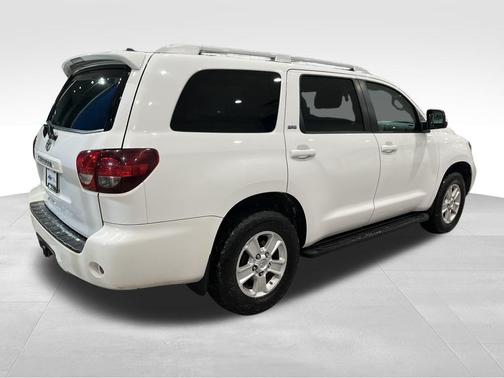 2018 Toyota Sequoia SR5