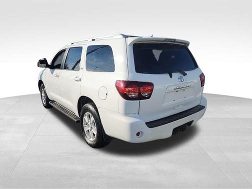 2018 Toyota Sequoia SR5