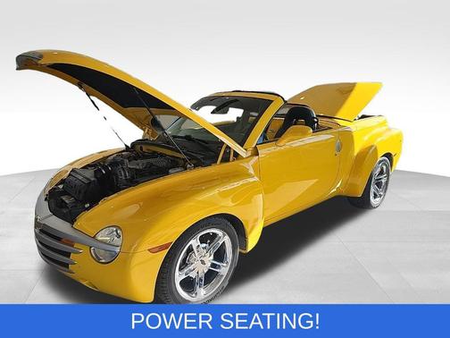 2004 Chevrolet SSR Base