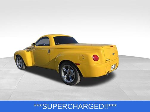 2004 Chevrolet SSR Base