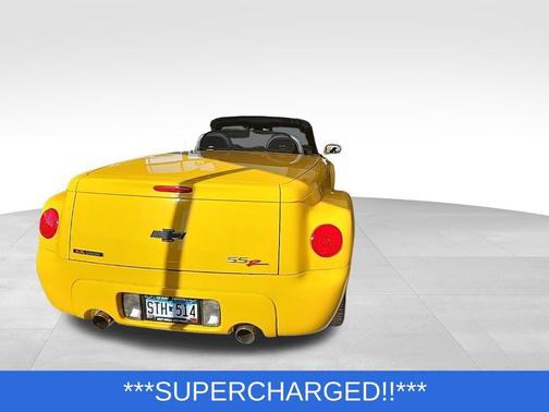 2004 Chevrolet SSR Base
