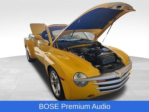 2004 Chevrolet SSR Base