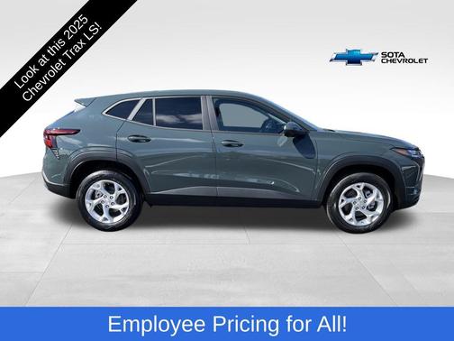 2025 Chevrolet Trax LS