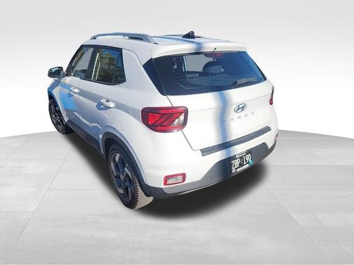 2022 Hyundai VENUE SEL