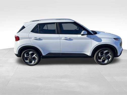 2022 Hyundai VENUE SEL