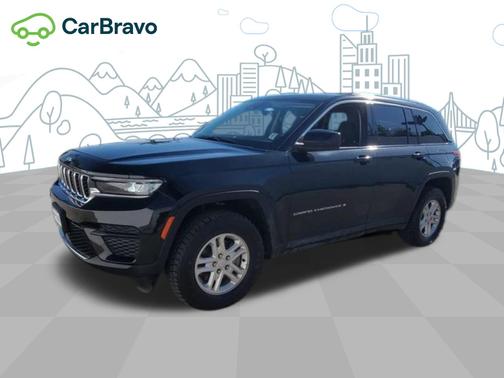 Diamond Black Crystal Pearlcoat 2023 Jeep Grand Cherokee Laredo 4x4