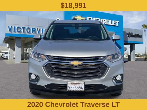 Silver Ice Metallic 2020 Chevrolet Traverse LT Cloth