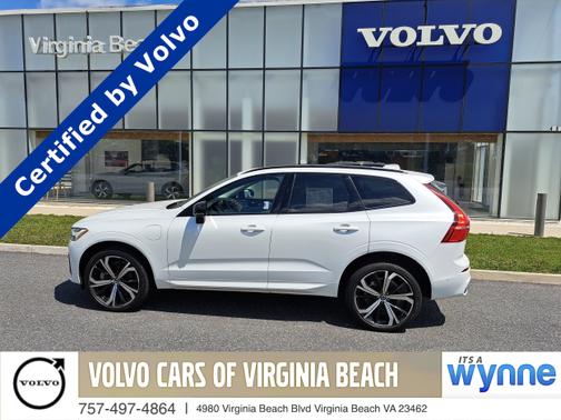 2023 Volvo XC60 Recharge Plug-In Hybrid Ultimate Dark Theme