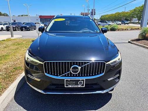 Onyx Black 2023 Volvo XC60 Ultimate Bright Theme