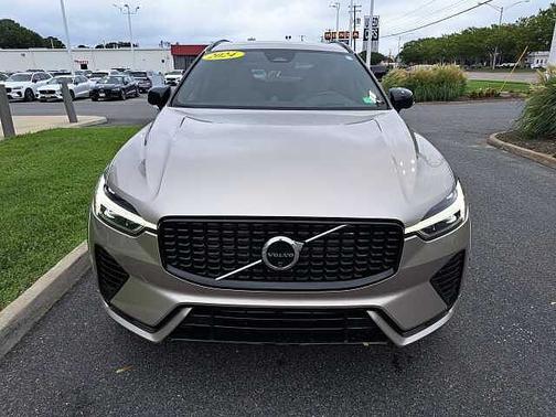 2024 Volvo XC60 Ultimate Dark Theme