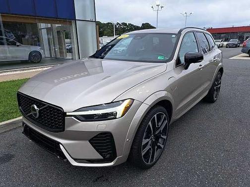 2024 Volvo XC60 Ultimate Dark Theme