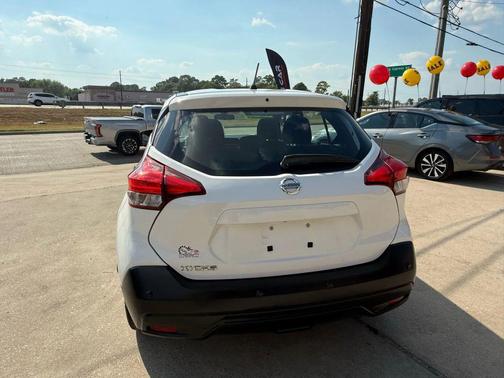 2020 Nissan Kicks S
