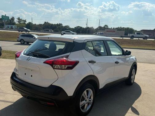2020 Nissan Kicks S
