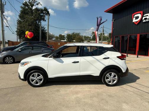 2020 Nissan Kicks S