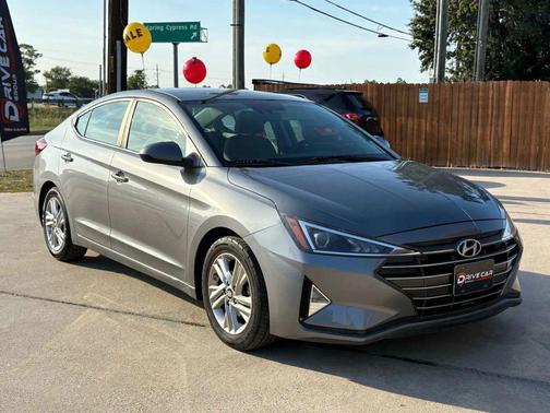 2019 Hyundai ELANTRA SEL