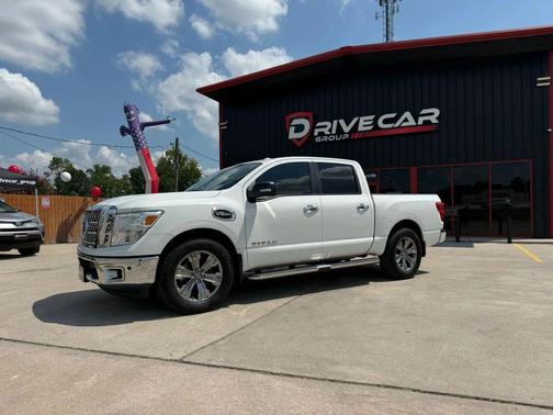 2017 Nissan Titan SV