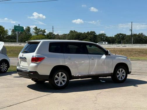 2012 Toyota Highlander SE