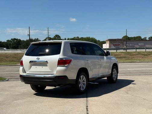 2012 Toyota Highlander SE