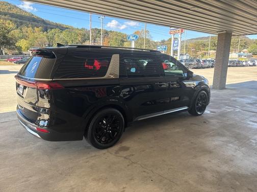 2024 Kia Carnival SX