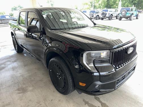 2025 Ford Maverick Lobo Standard